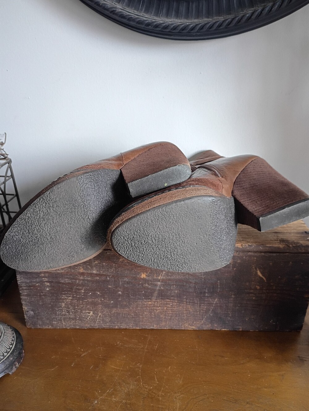 Hinge Suede Western Cowgirl Boho Chunky Stacked Heel Ankle Boots Women Size 8.5M - Picture 5 of 6